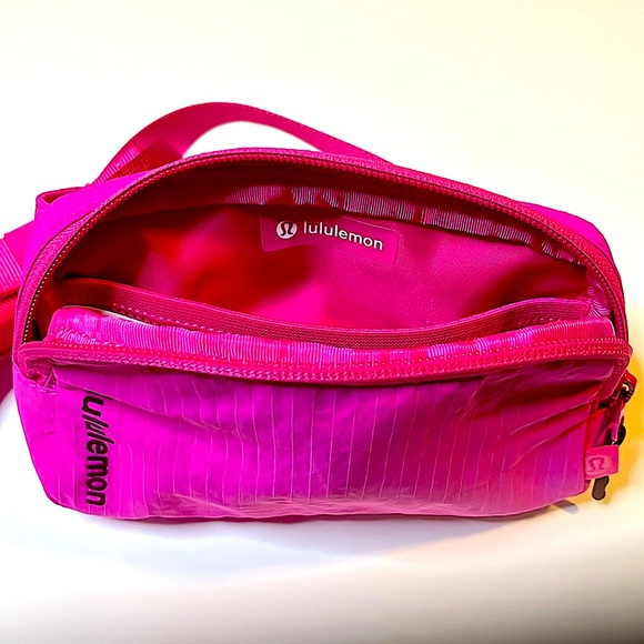 Lululemon Mini Belt Bag - Picture 3 of 9